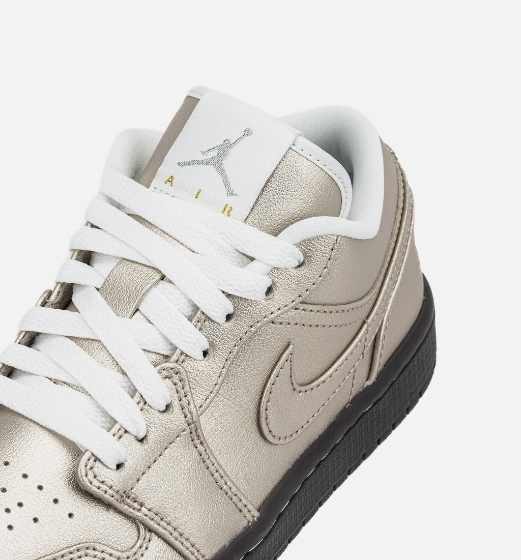 Air Jordan 1 Low SE Metallic Zinc 女子运动鞋 - 金属锌灰/峰顶白/丝绒棕