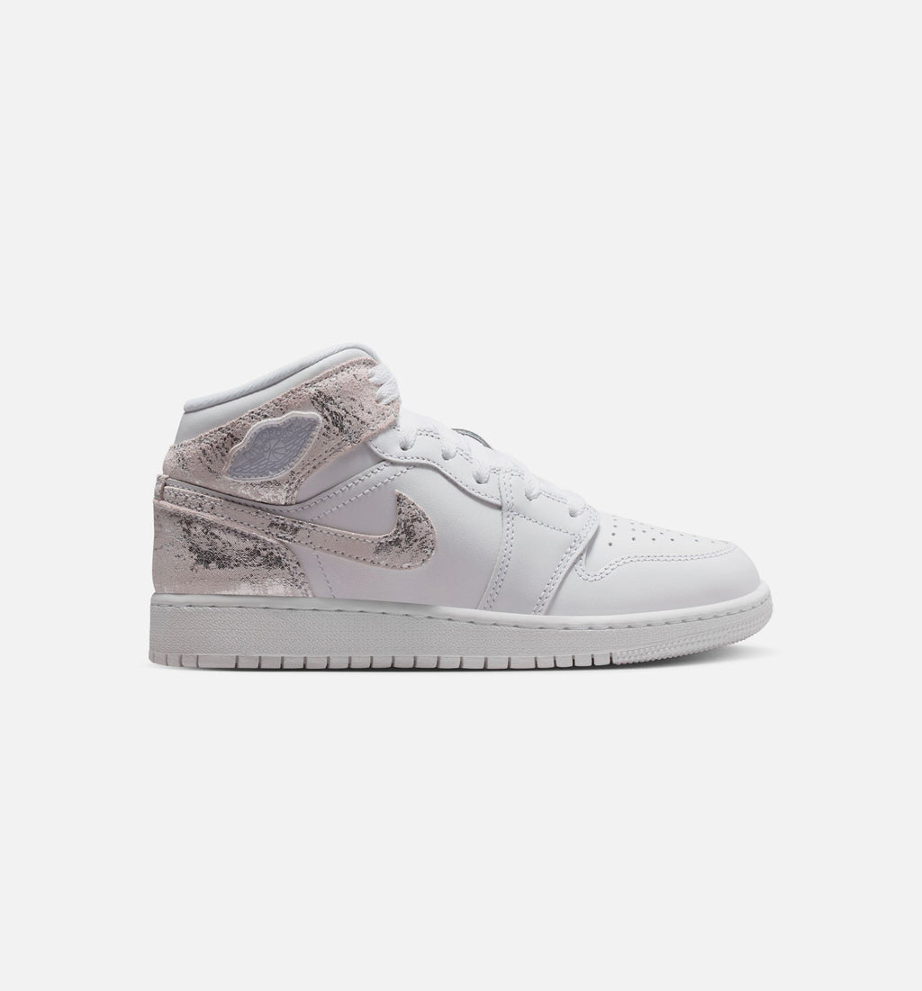 Air Jordan 1 Mid SE 青少年生活方式运动鞋 - 白/野地銀