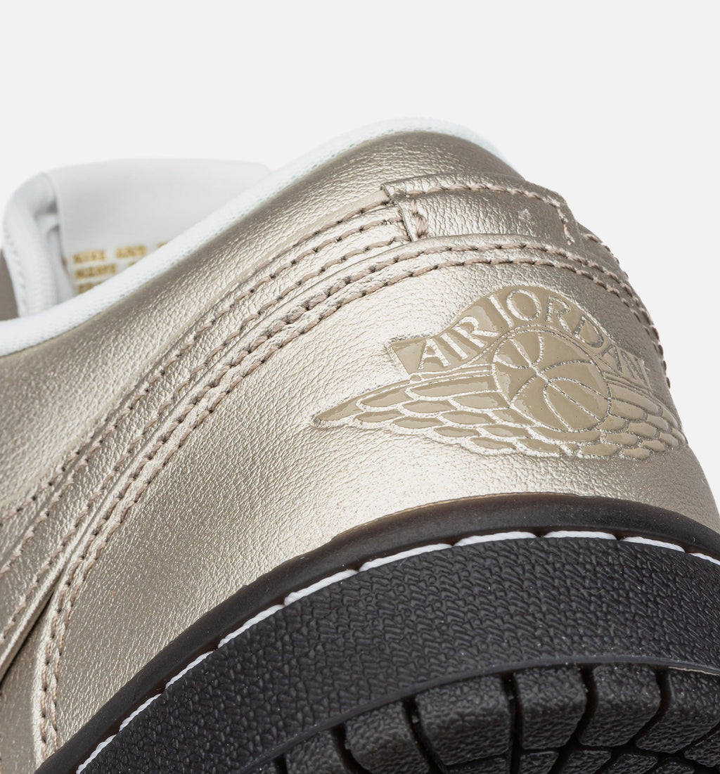 Air Jordan 1 Low SE Metallic Zinc 女子运动鞋 - 金属锌灰/峰顶白/丝绒棕