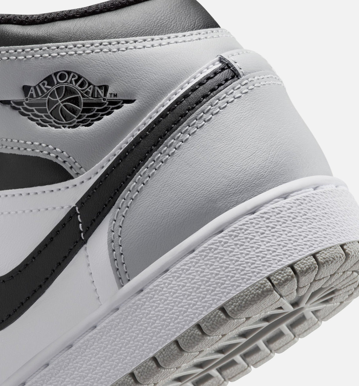 Air Jordan 1 Mid 青少年生活方式运动鞋 - 白/浅烟灰/黑