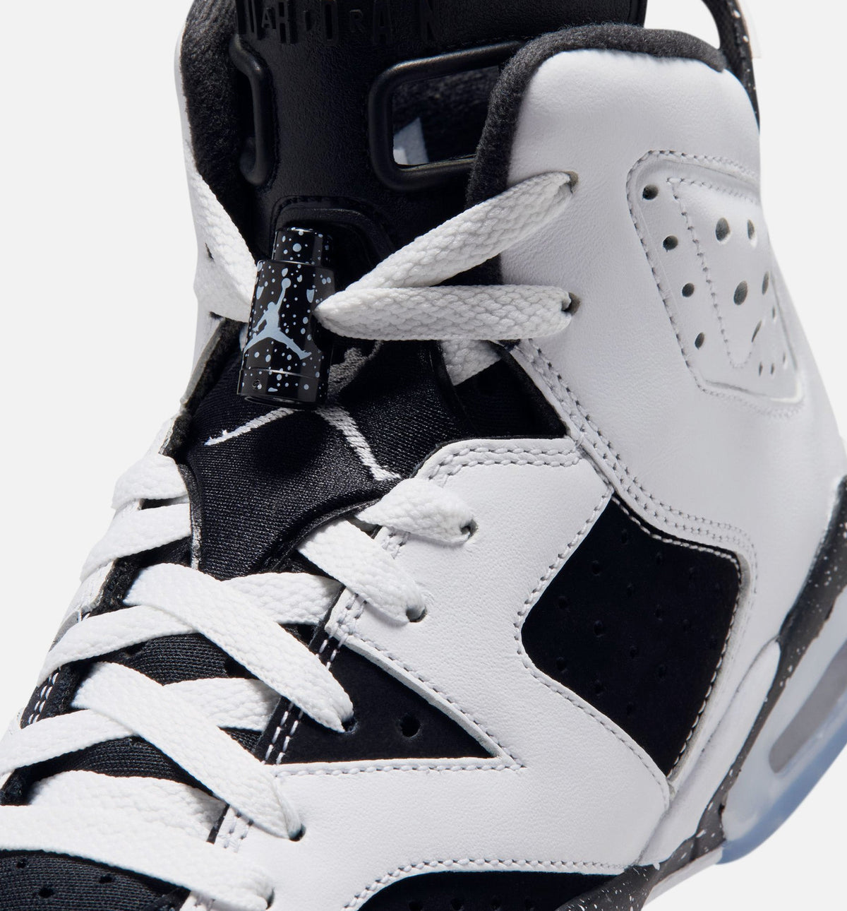 Air Jordan 6 Retro Black and White 大童运动鞋 - 黑/白