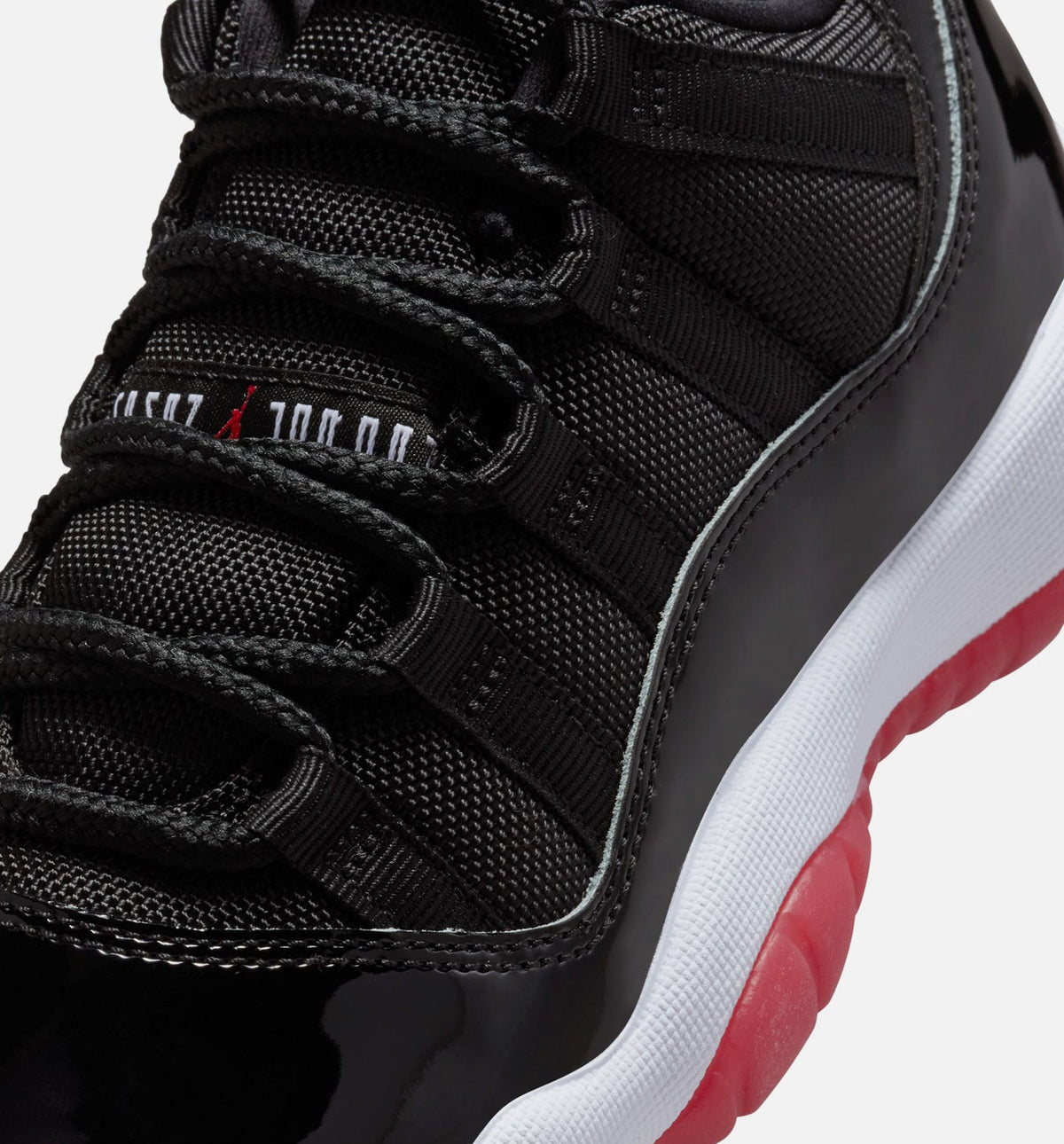 Air Jordan 11 Retro Bred 大童运动鞋 - 黑/大学红/白