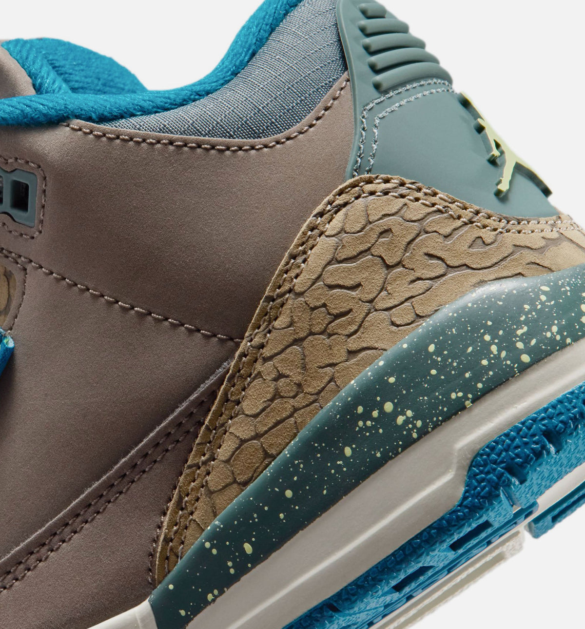 Air Jordan 3 Retro Olive Grey 小童运动鞋 - 橄榄灰/深渊绿/卡其