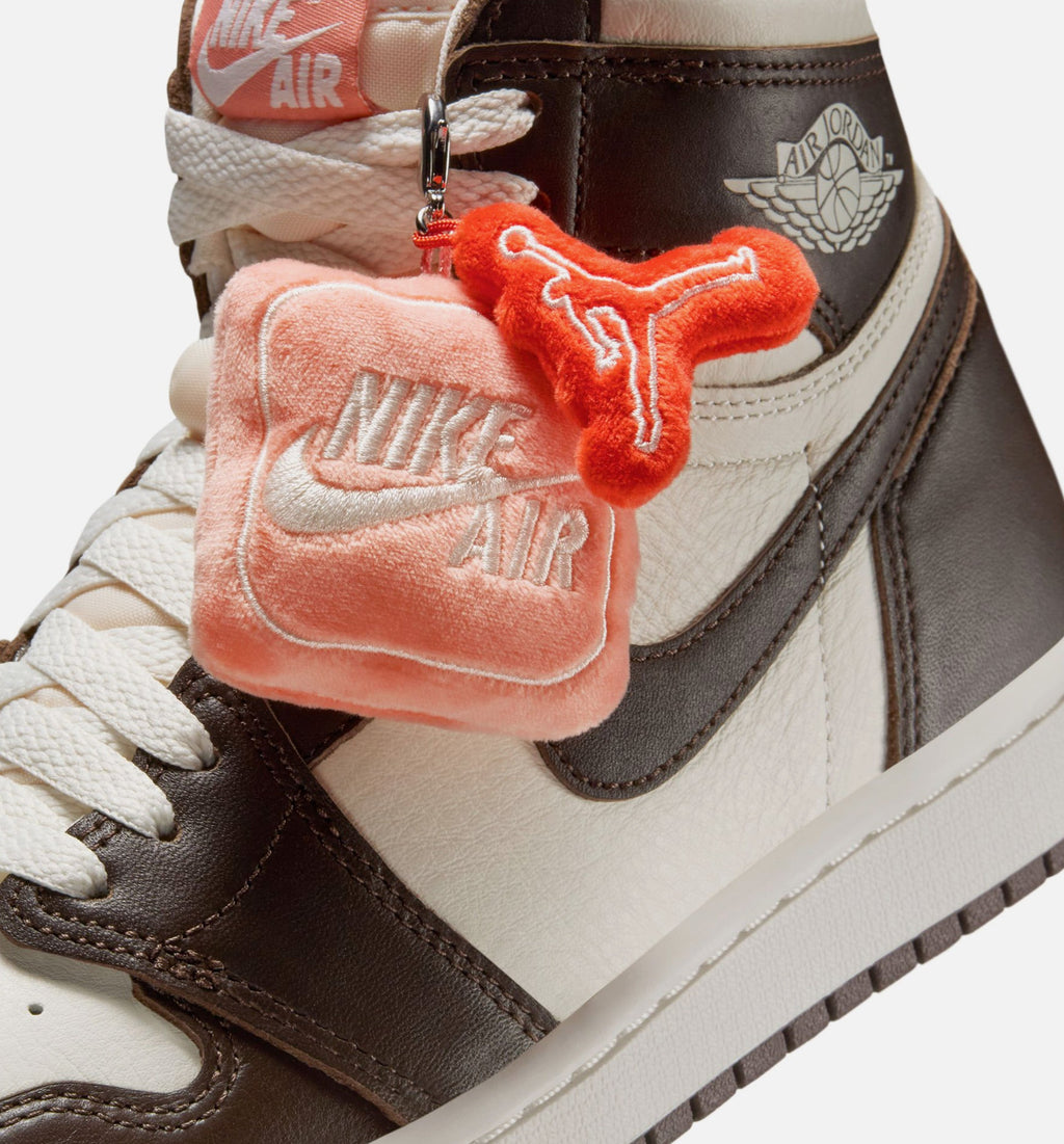 Air Jordan 1 Retro High OG 女款复古高帮运动鞋 - 巴洛克棕/浅茜根红/帆白