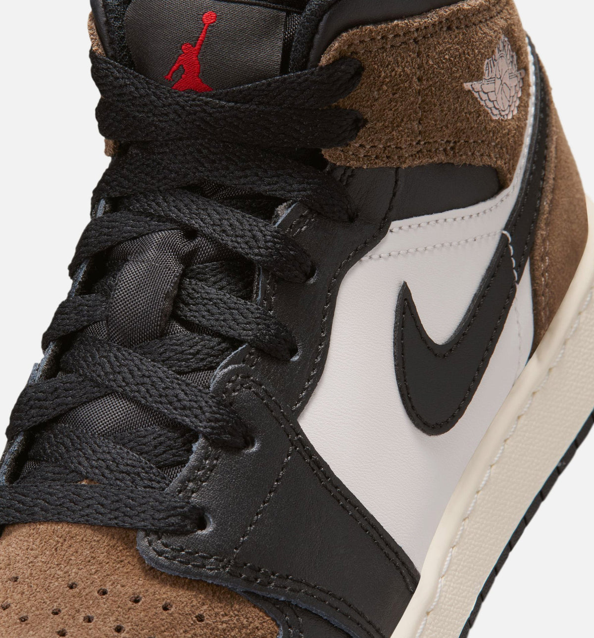 Air Jordan 1 Mid 青少年生活方式运动鞋 - 黑/幻影/浅棕/大学红