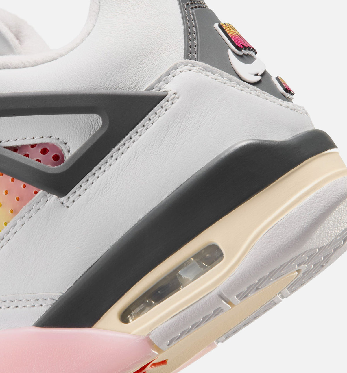 Air Jordan 4 Retro 大童生活方式运动鞋 - 迎宾白/火焰粉/烟灰（Comic）