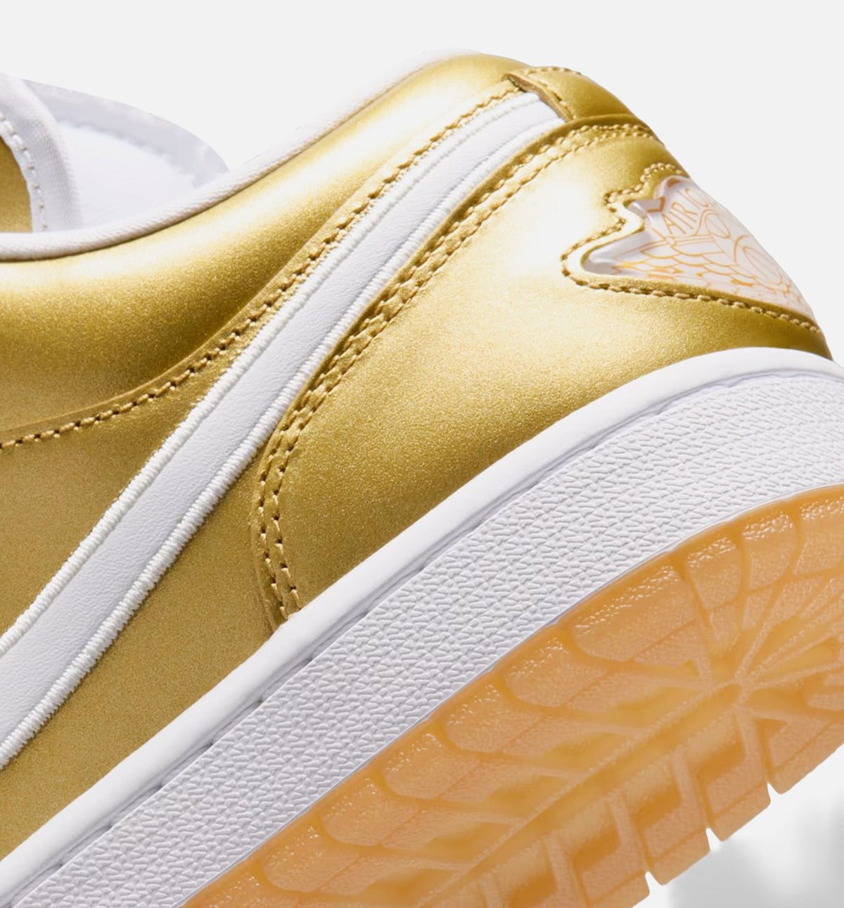 Air Jordan 1 Low 女子休闲鞋 / Gold / White / Gum Yellow