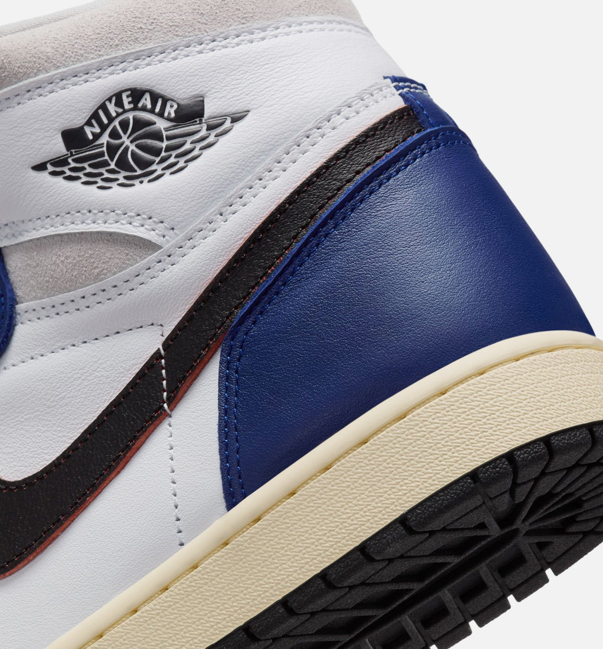 Air Jordan 1 Retro High OG 男款复古高帮运动鞋 - 白色/黑色/中性灰/深皇家蓝（Rare Air）