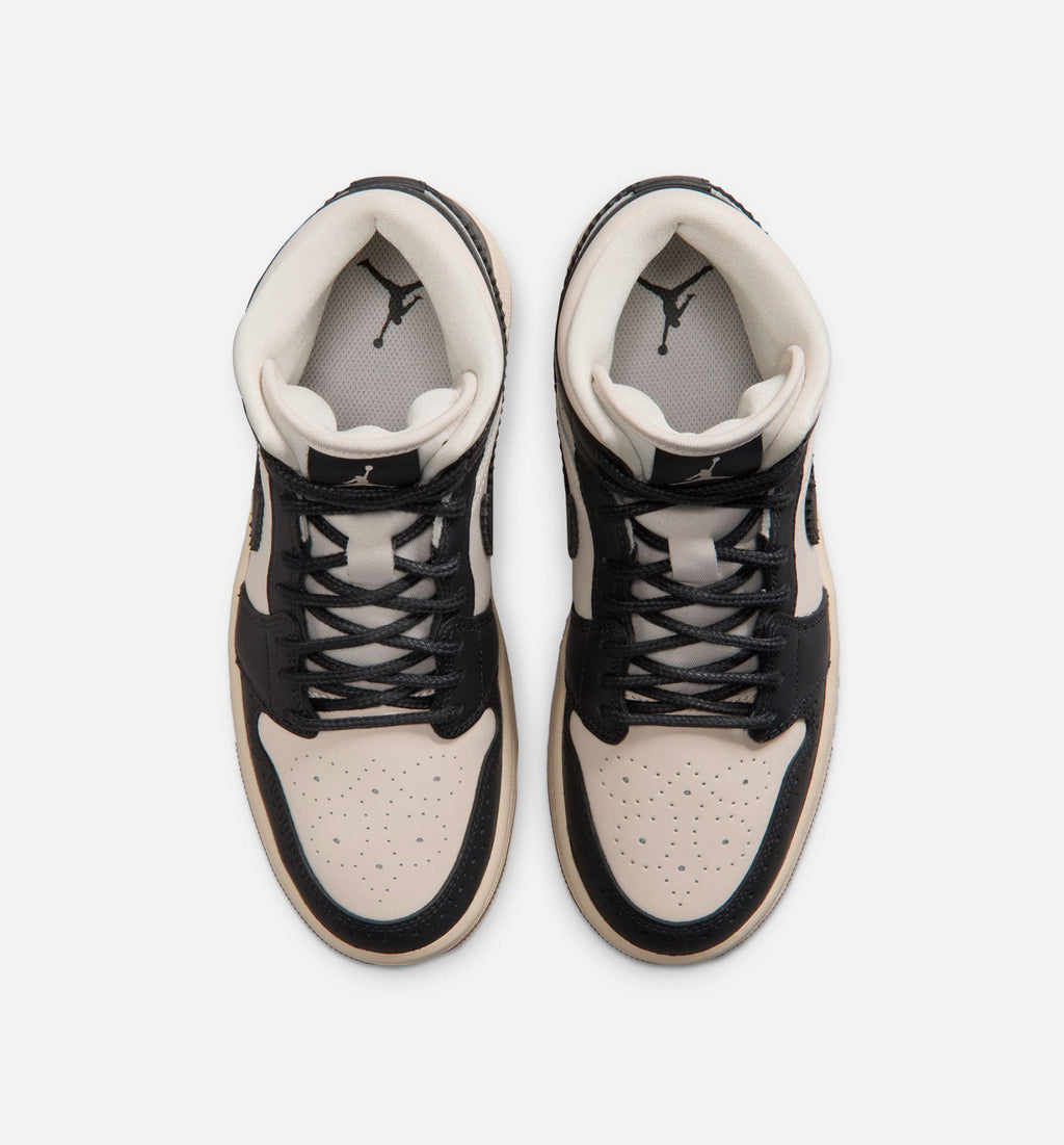 Air Jordan 1 Mid SE 女款生活方式运动鞋 - 深色黑/粉笔灰/珍珠白