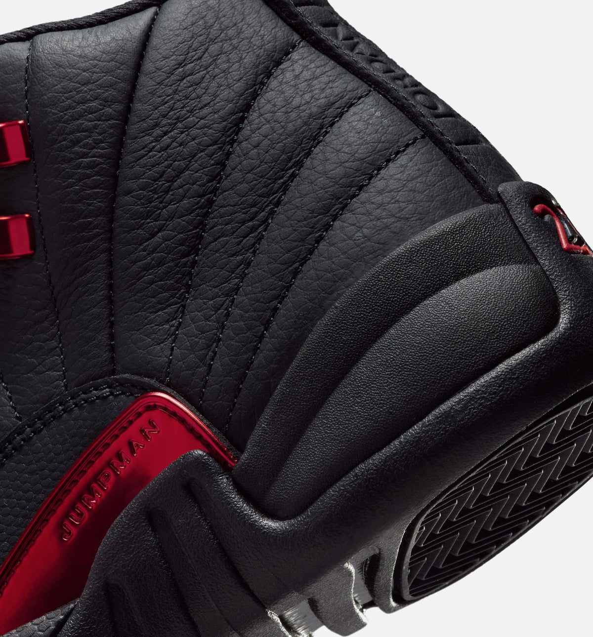 Air Jordan 12 Retro Bloodline 大童运动鞋 - 黑/大学红