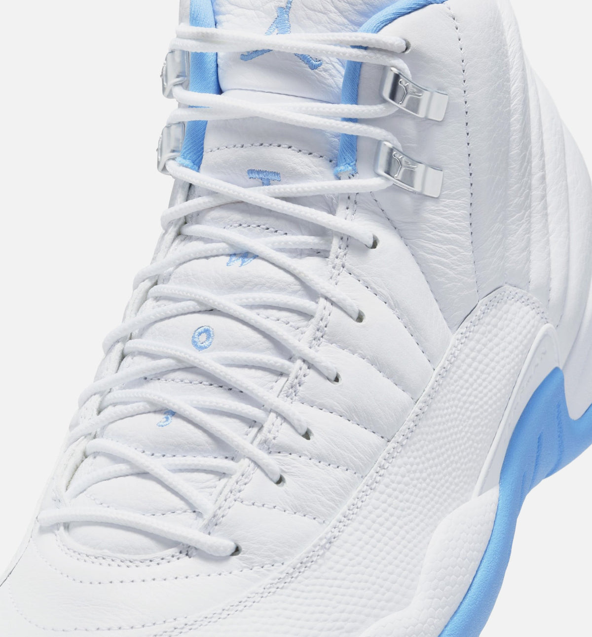 Air Jordan 12 Retro White and University Blue 男子运动鞋 - 白/大学蓝/金属银