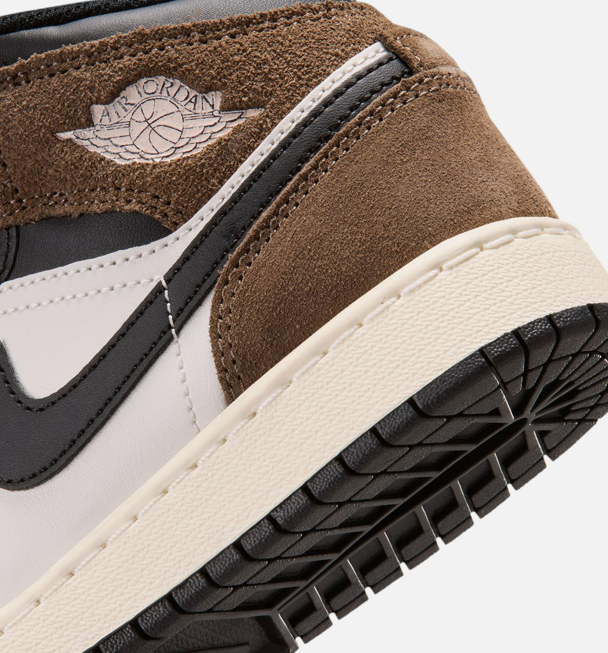 Air Jordan 1 Mid 青少年生活方式运动鞋 - 黑/幻影/浅棕/大学红