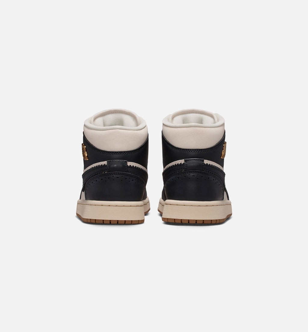 Air Jordan 1 Mid SE 女款生活方式运动鞋 - 深色黑/粉笔灰/珍珠白