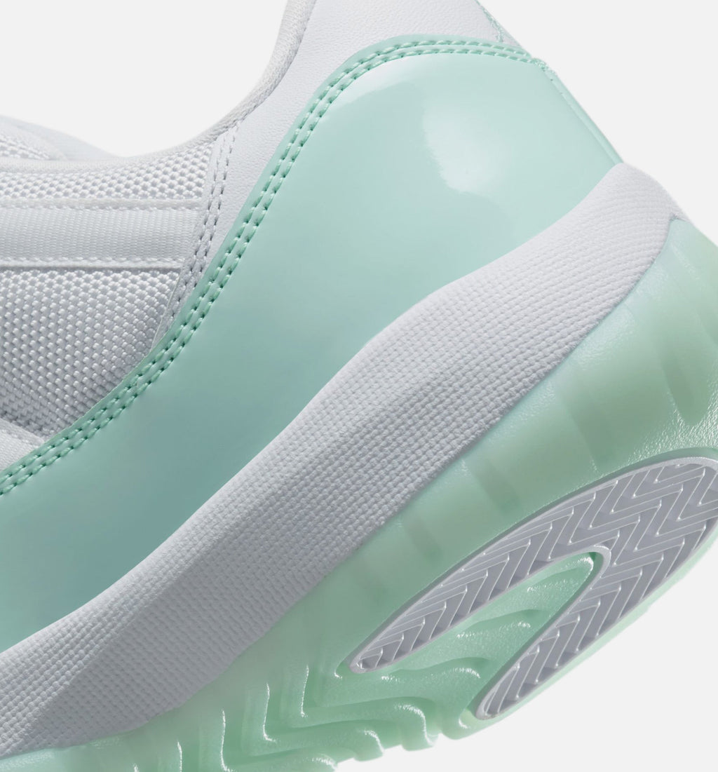 Air Jordan 11 Retro Low Igloo 女子运动鞋 - 白/冰窟青