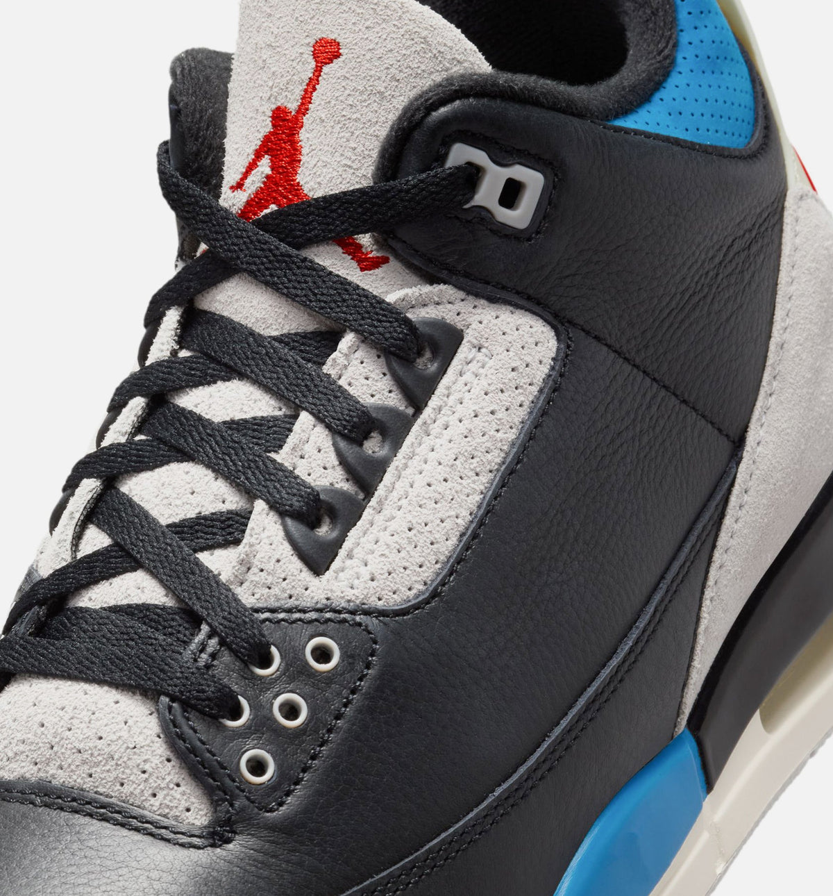 Air Jordan 3 Retro OG 男款生活方式运动鞋 - 黑色/智利红/中性灰（Rare Air）