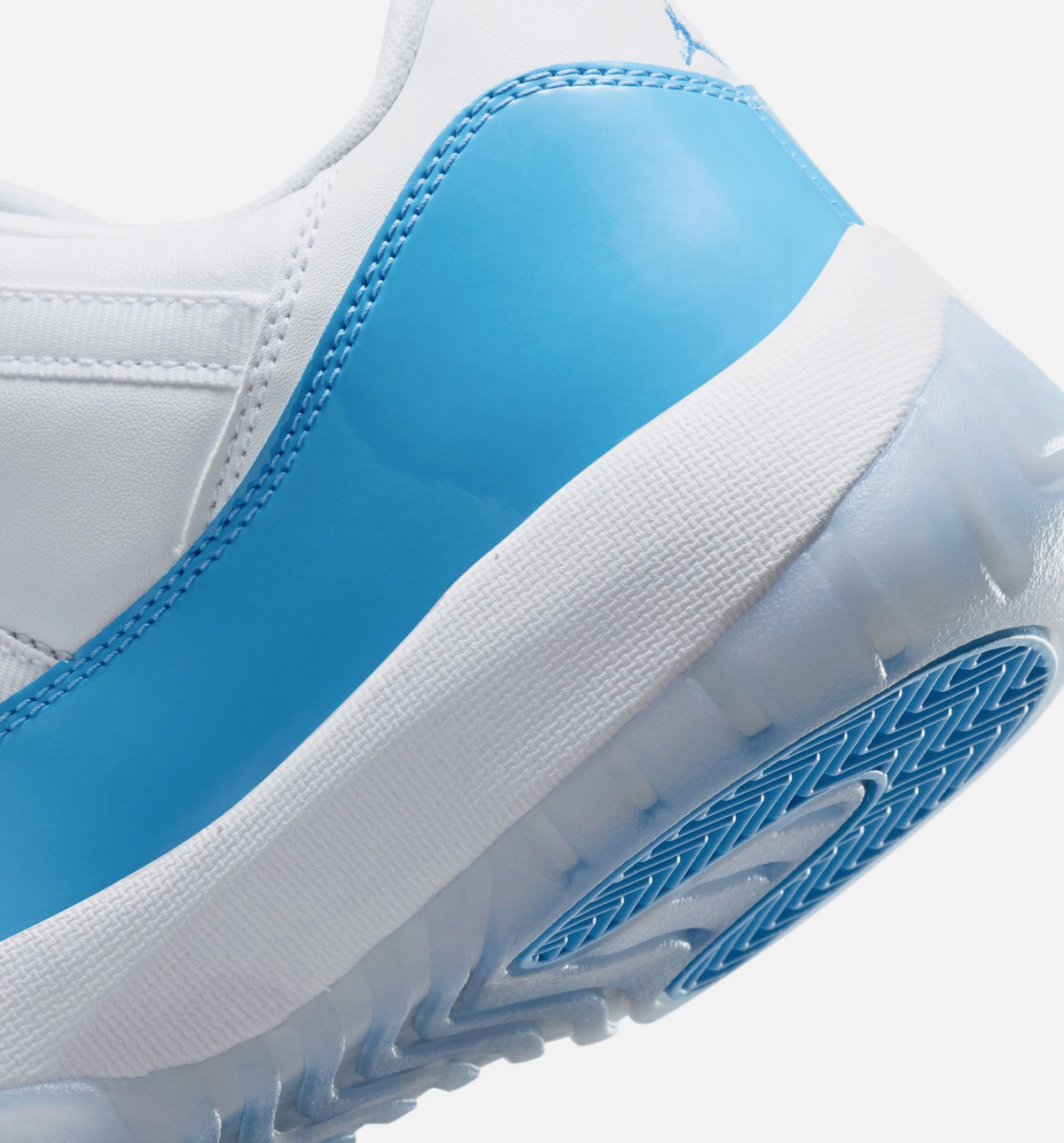 Air Jordan 11 Retro Low University Blue 男子运动鞋 - 白/大学蓝/黑
