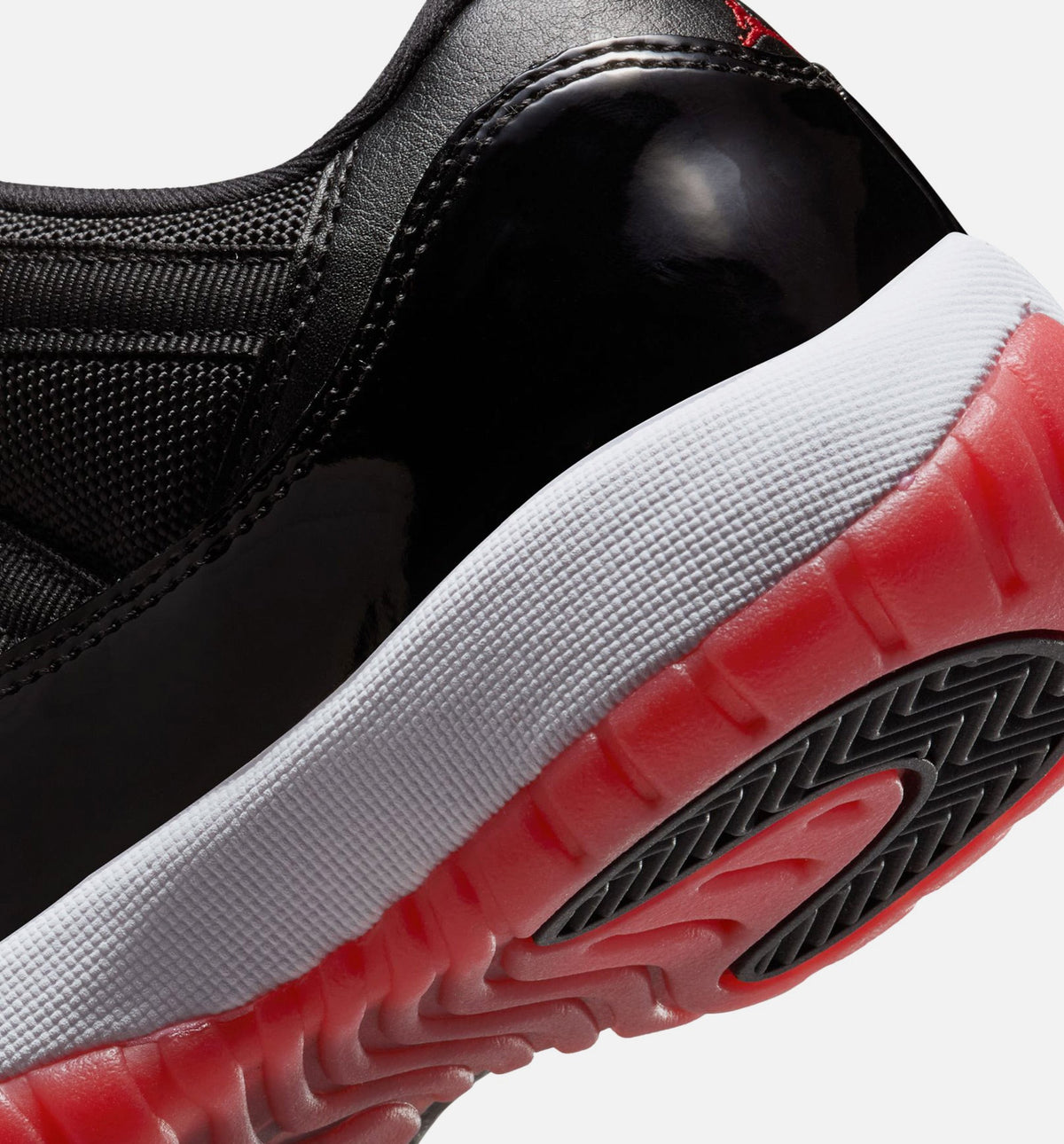 Air Jordan 11 Retro Bred 大童运动鞋 - 黑/大学红/白
