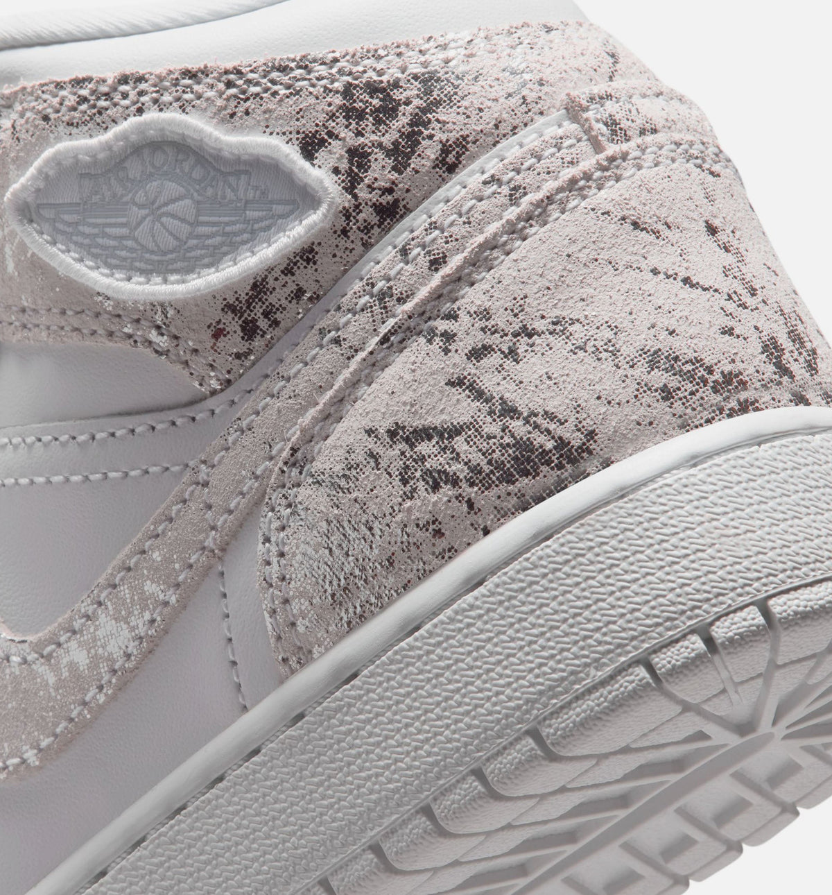 Air Jordan 1 Mid SE 青少年生活方式运动鞋 - 白/野地銀