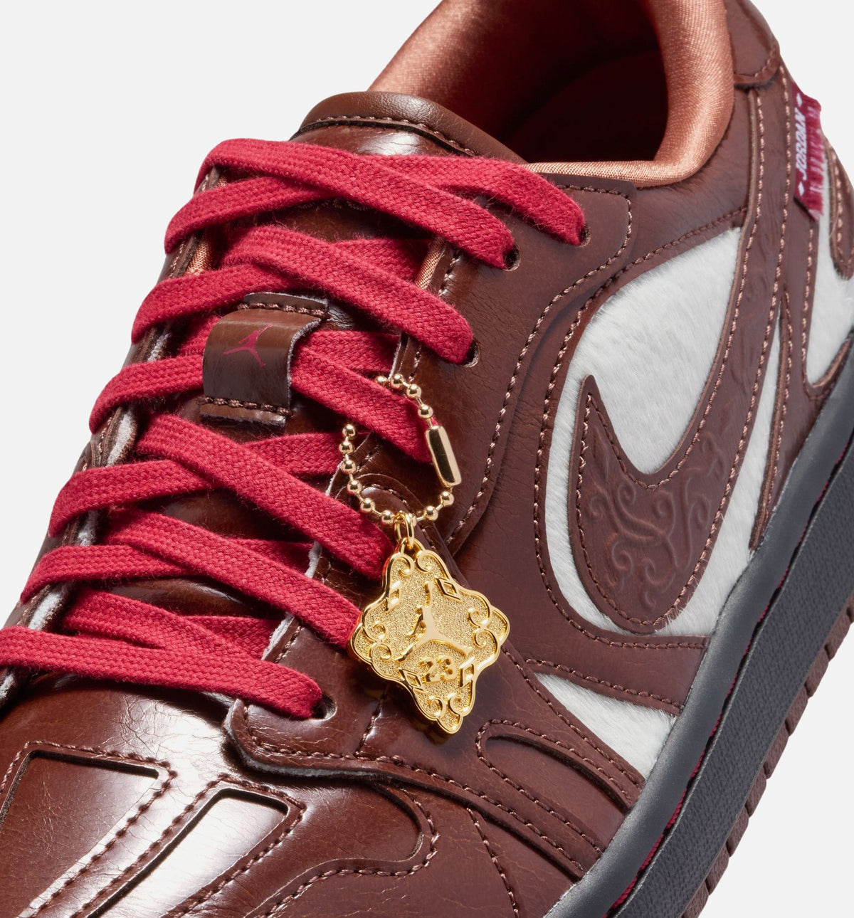 Air Jordan 1 Low 农历新年女款生活方式运动鞋 - 浅巧克力/黑