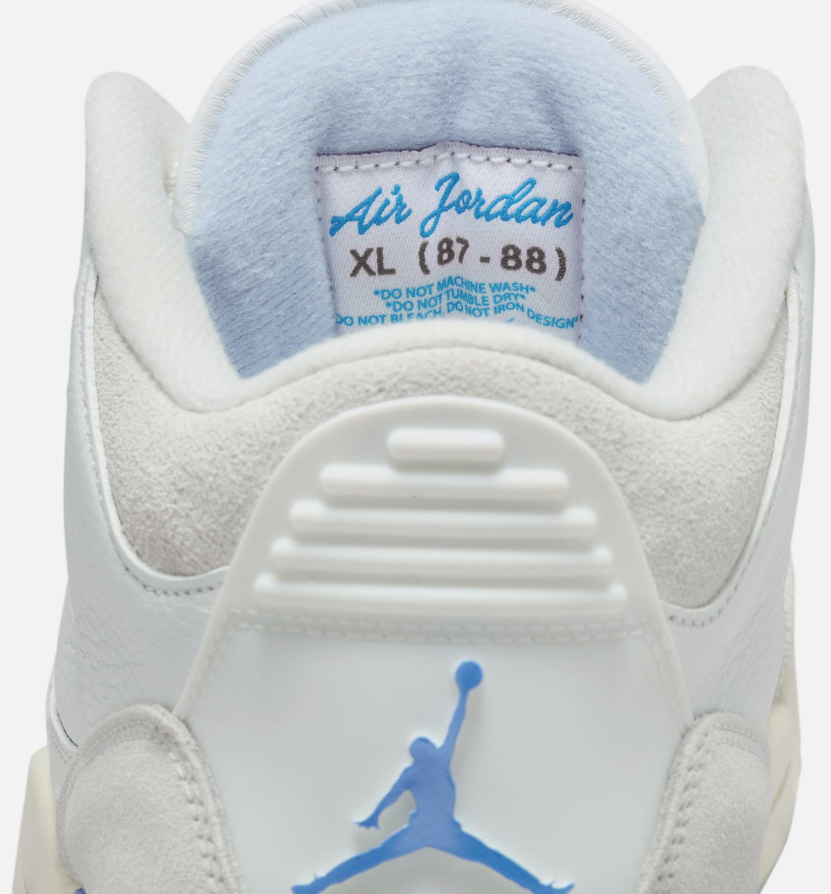 Air Jordan 3 Retro 男款生活方式运动鞋 - 峰白/氢蓝/传奇蓝（Lucky Shorts）